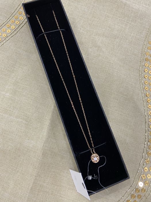 Золотая цепочка с кулоном