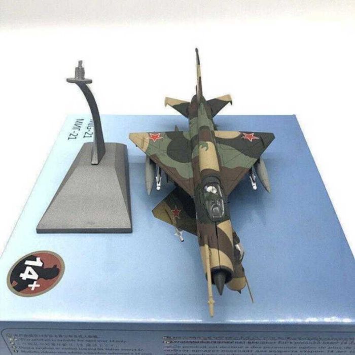 Macheta avion metalica MIG-21 Fishbed scara 1:72 22cm