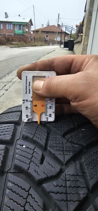 Dunlop 5 броя 235/55/17