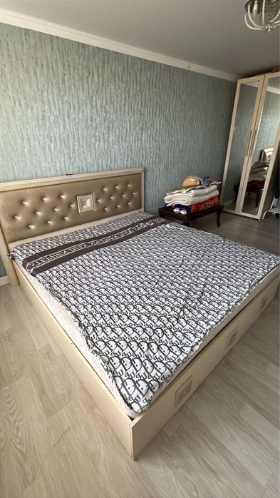Продаеться кровать в хорошем состояний