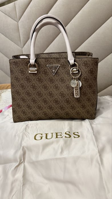 Продам сумку Guess читать описание