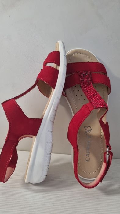 Удобни равни дамски сандали