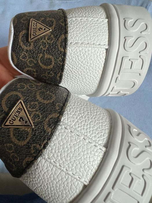 Кроссовки Guess белые