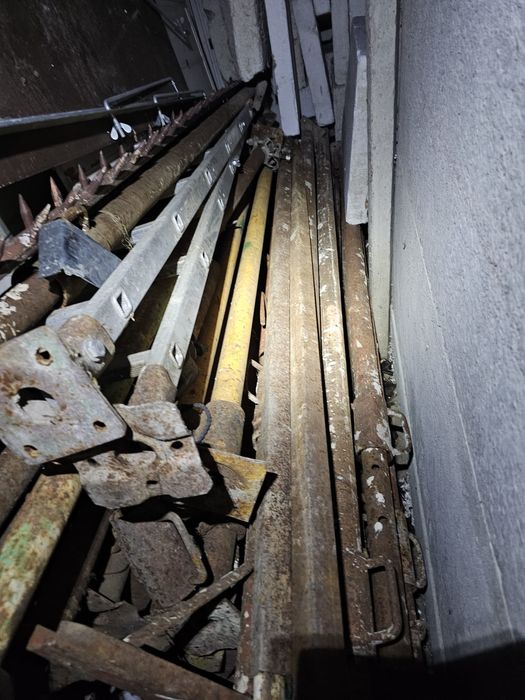 Popi metalici sustinere