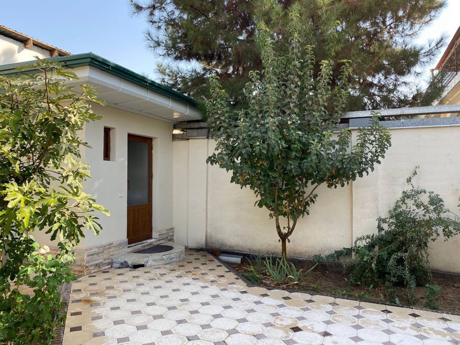 5 соток участка-земли. Первая линия Луначарский. Угловой.