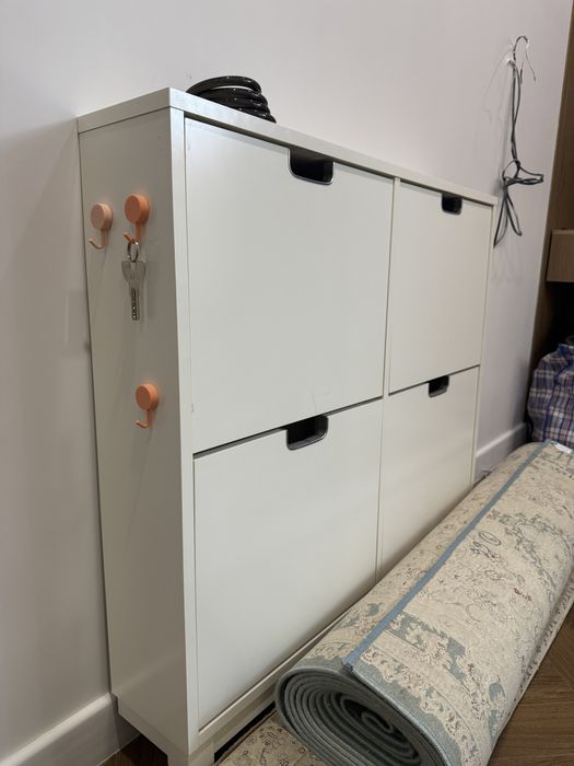Тумба под обувь и зеркало Ikea
