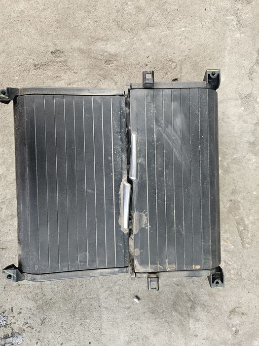 Поставка за чаши Bmw e70