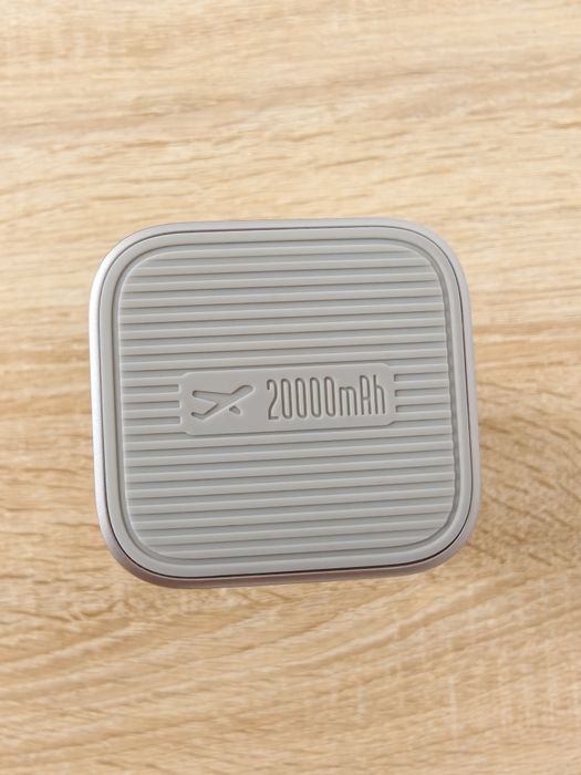 Продаётся повербанк (powerbank)  Baseus