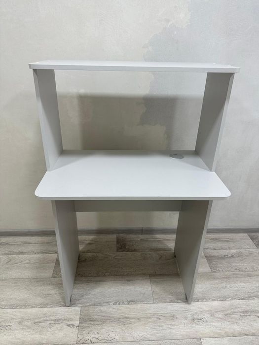 Продам компьютерный стол