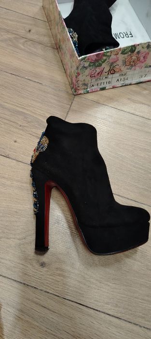 Отдам женские полусапожки