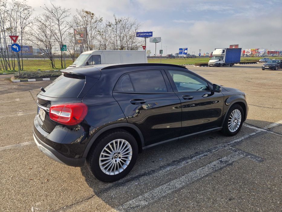Mercedez Benz GLA 180 2019