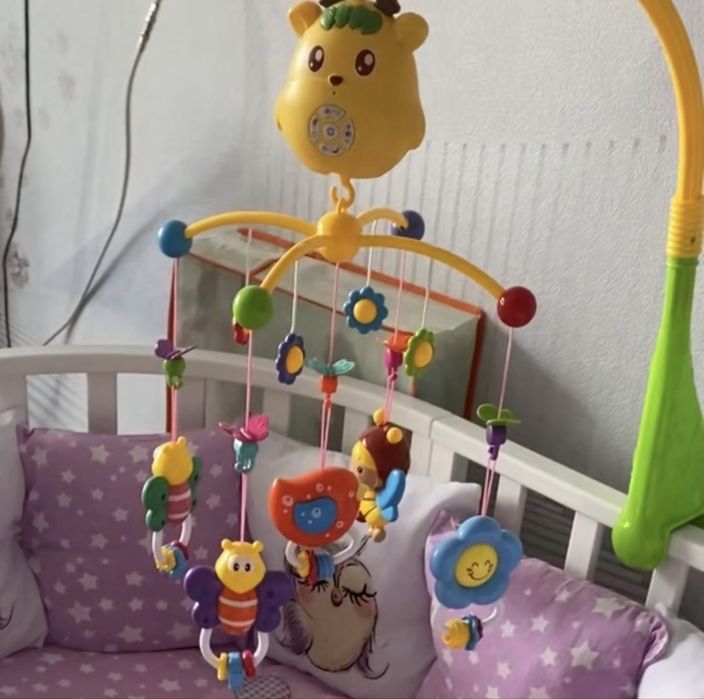Продам мобиль на детскую кроватку