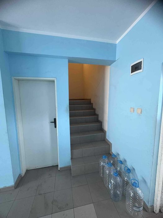 Дава се под наем Промишлена сграда в София, Военна рампа - 500 кв.м за 3500 € - Снимка #2