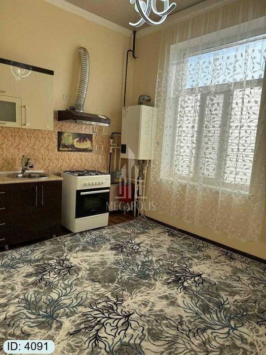 sharq 2 shayxul olamda 2 xonali uy tez va arzon sotiladi №4091