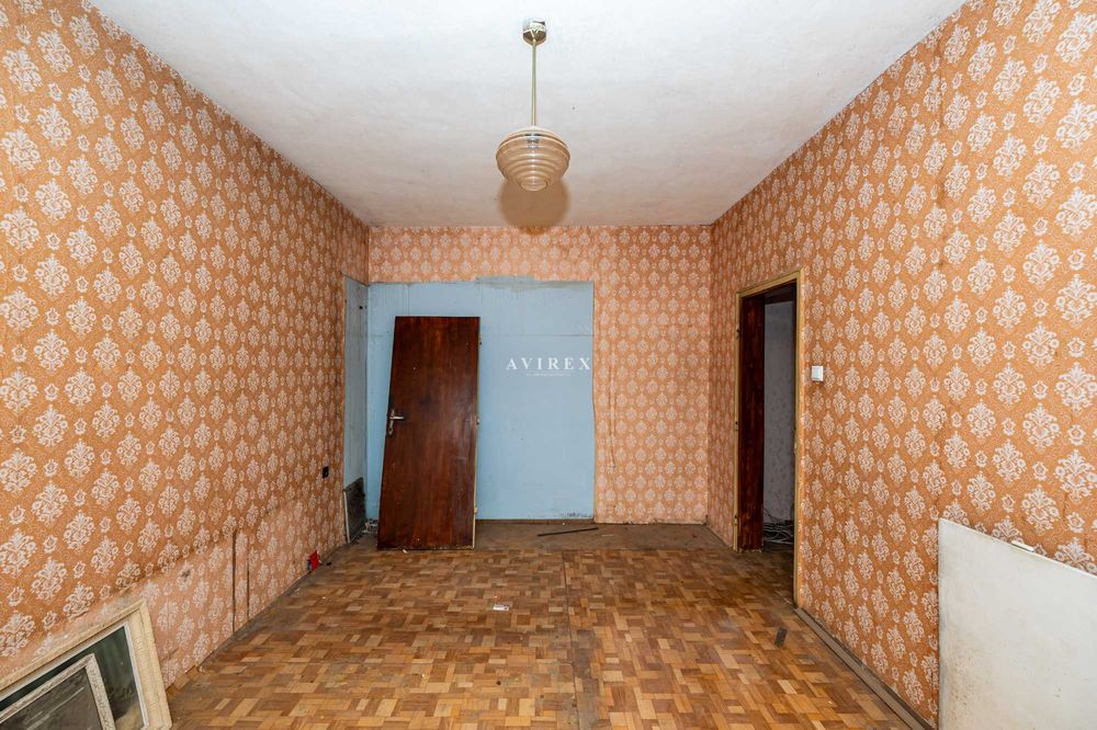 Продава се Тристаен апартамент в Пловдив, Христо Смирненски - 86 кв.м за 971 €/кв.м - Снимка #2