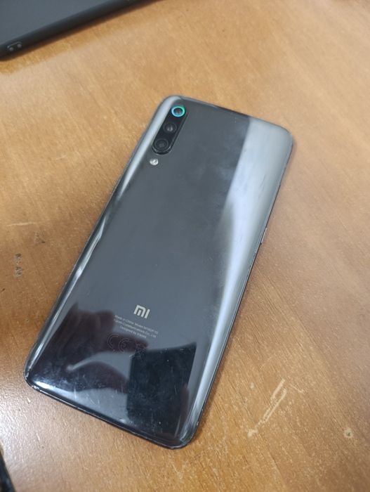Xiaomi 9, 6/128 ГБ