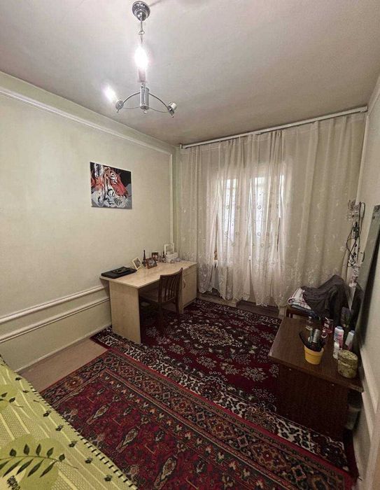 Юнусабад 18 кв  2-хона 2-этаж/4. 55м2. Кирпичный. Не Торец.