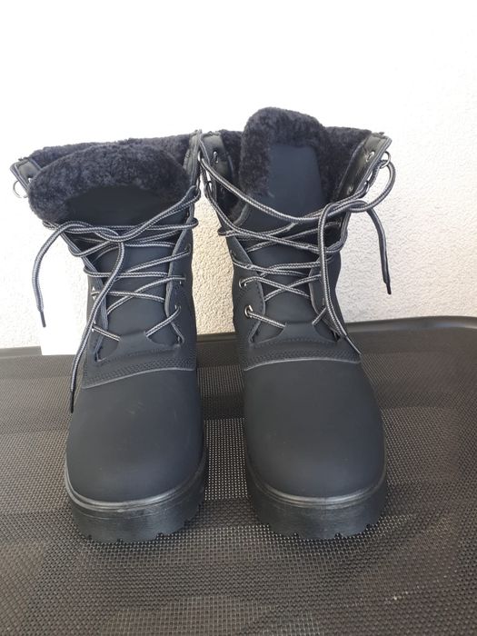 Ghete negre cu blană