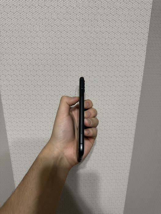 Продам IPhone 11
