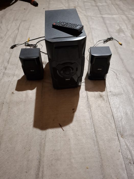 Sistem audio 2.1 Akai SS033A-3110 (Subwoofer + 2 boxe, telecomandă)