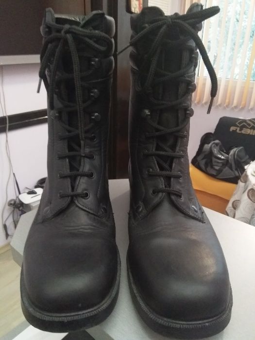 Обувки за лов и риболов,естествена кожа, подметката е шита и лепена