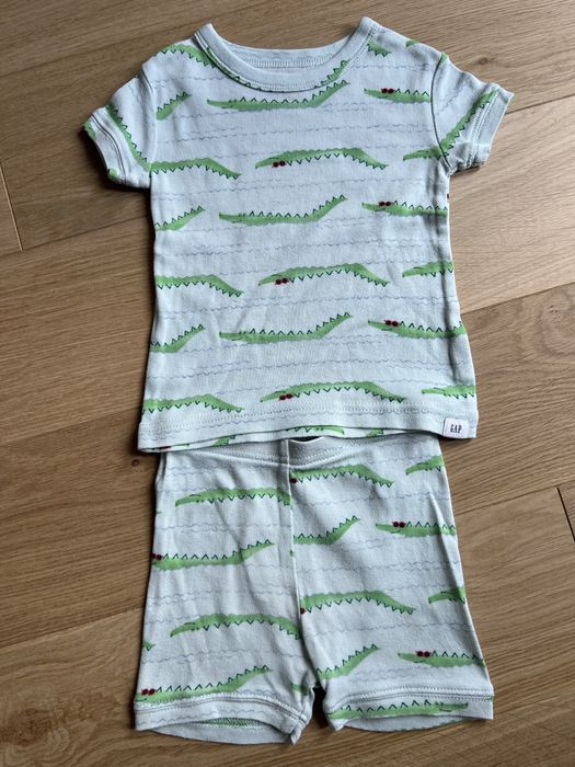 Pijama din 2 piese baby Gap 12-18 luni, din 100% bumbac, de vară.
