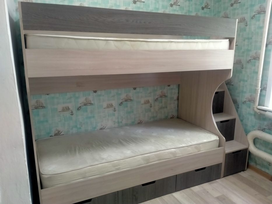 Продам 2-х ярусную кровать