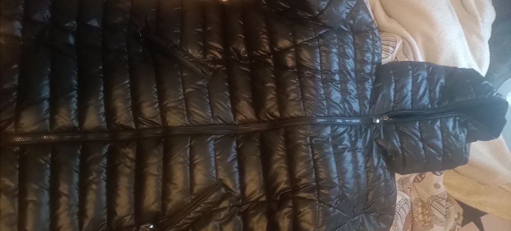 Vând geacă damă aproape nouă