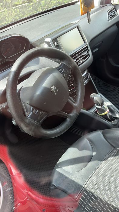 PEUGEOT 208 2012 — imagine 3