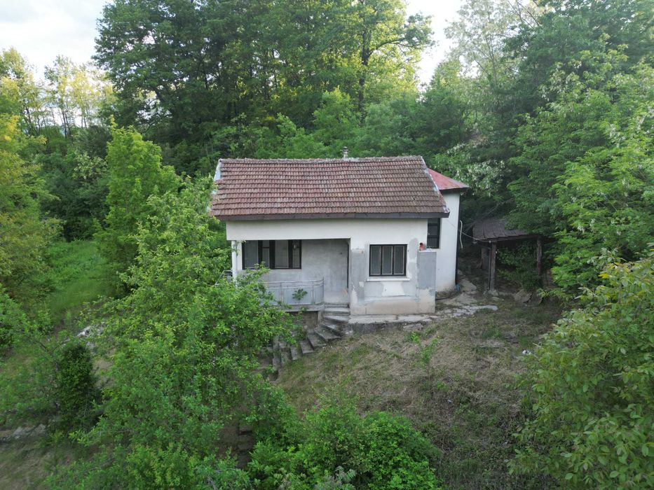 Продава къща с.Гледаци Община Габрово