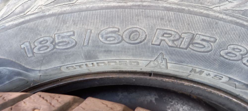 Продам колёса зимние 185 60 R15  Sava