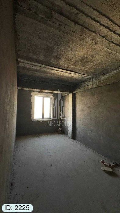 kritiy tarafda 3 xona karobka kvartira sotiladi №2225