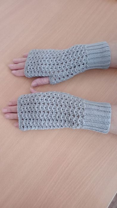 Продам манишку ручной работы