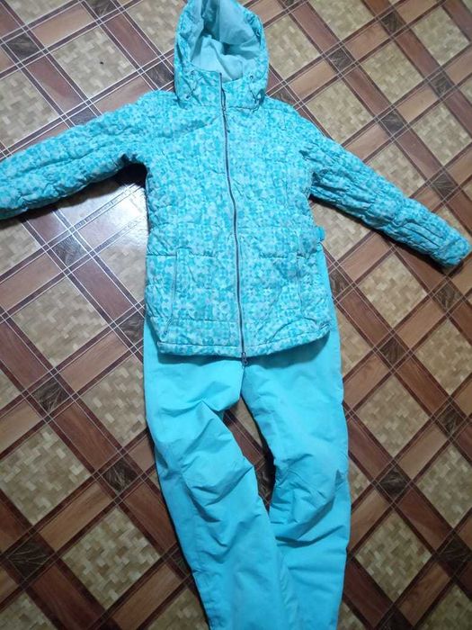 продаю лыжные брюки и куртку