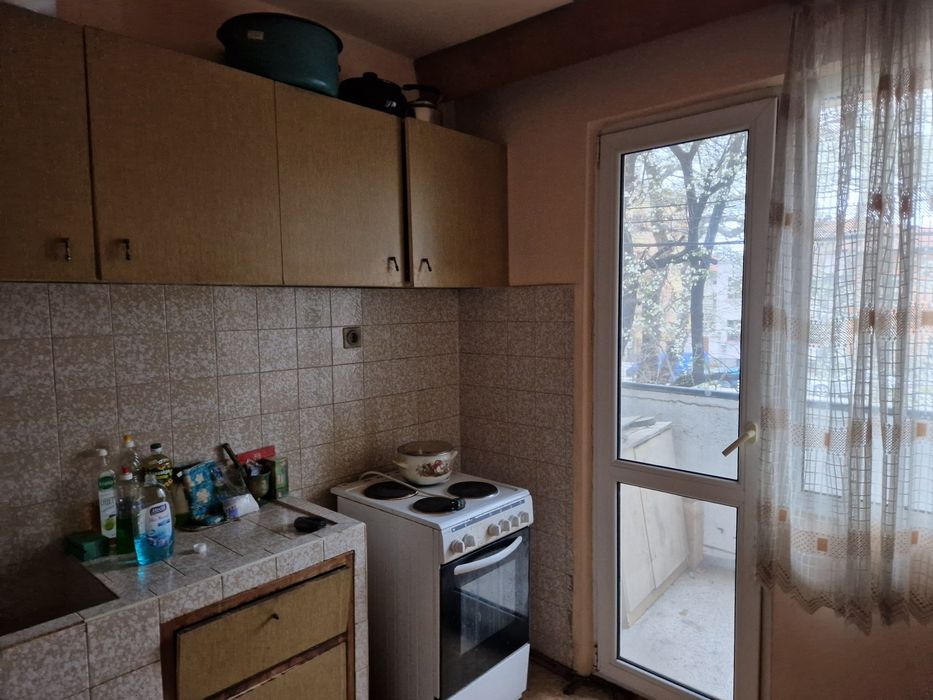 Продавам тристаен апартамент в  Асеновград  !