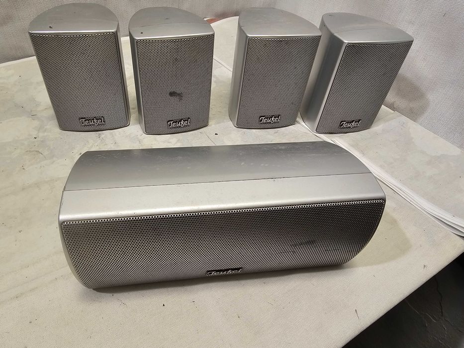 Sateliti Teufel 4 + centru pe 2 cai
