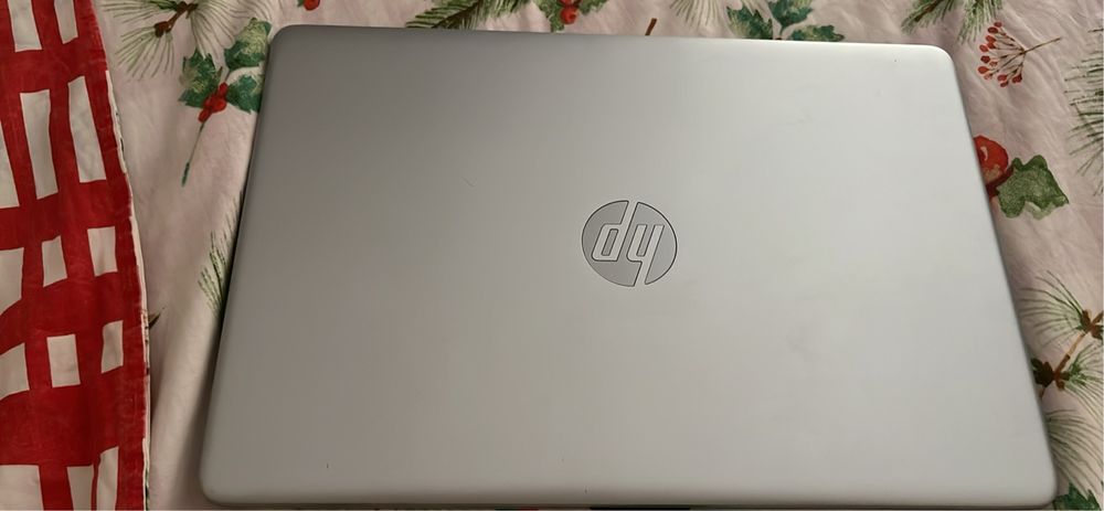 Продавам лаптоп HP