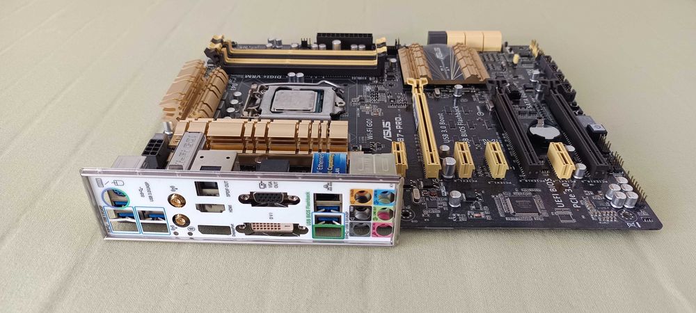 D:\A.1\Placa de baza Asus Z87 Pro WII-Fii Go soket 1150 Intel Gen 4