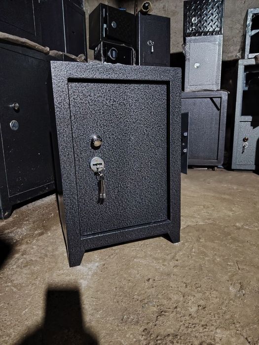 Seyf pesochni metal shikaflar