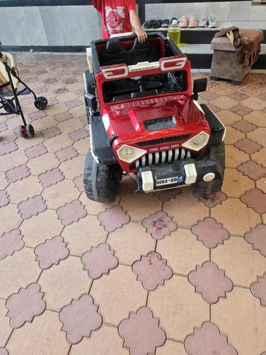 Detski mashina sotiladi holati yaxshi