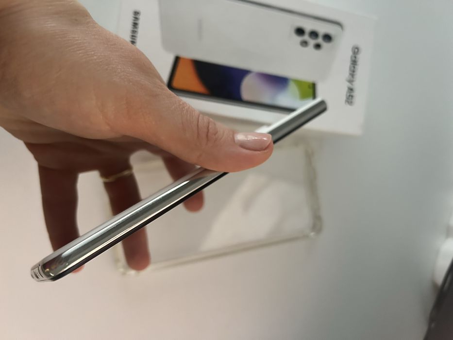 Samsung a52 128gb бял