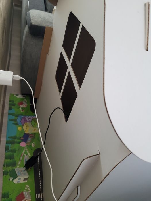 картонена детска къща за оцветяване