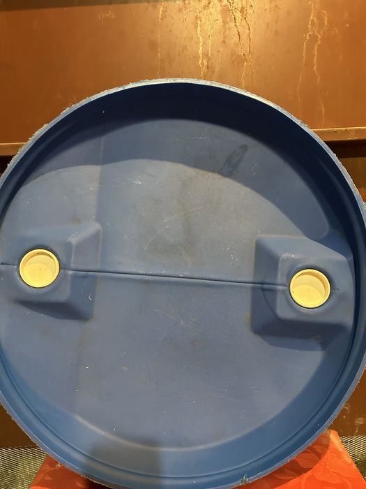 Бурета за вино и бидони