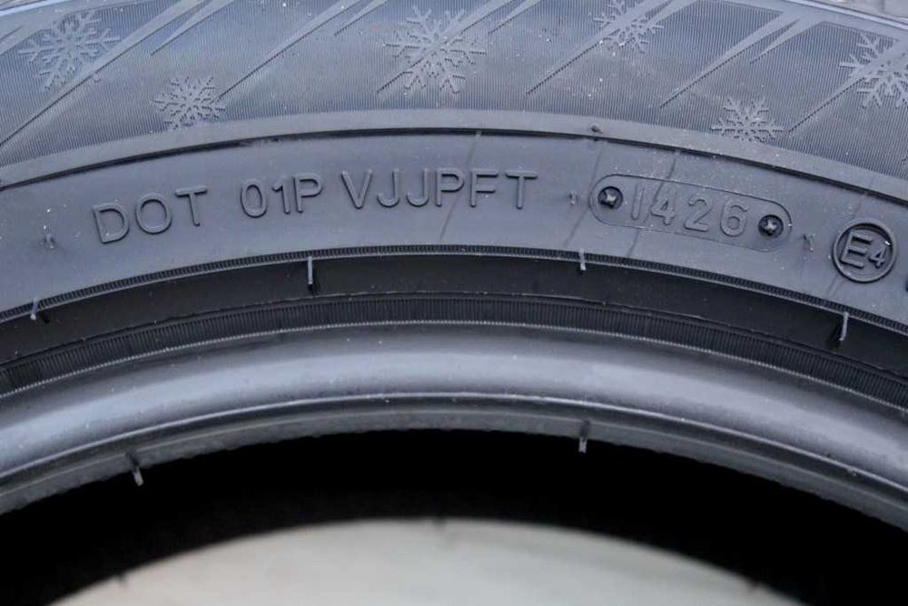 Anvelope iarna noi 225/55R19 103V, Triangle, DOT 2026