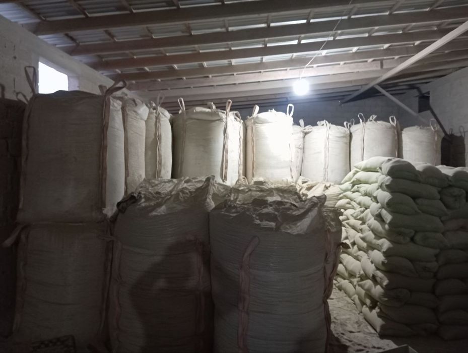 Bentonit. Gil. Ispech. Бентонит. Глина.