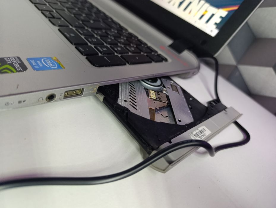 Laptop deosebit gaming hp Envy Intel i7 cu gtx 850 4gb Sonorizare beats perfect funcțional