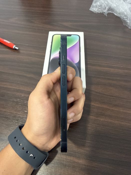 Iphone 14 с зарядно