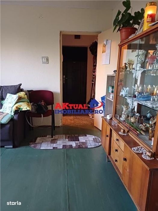 Vanzare 2camere 37mp,etaj 4 din 4 Rahova-Sos Salaj