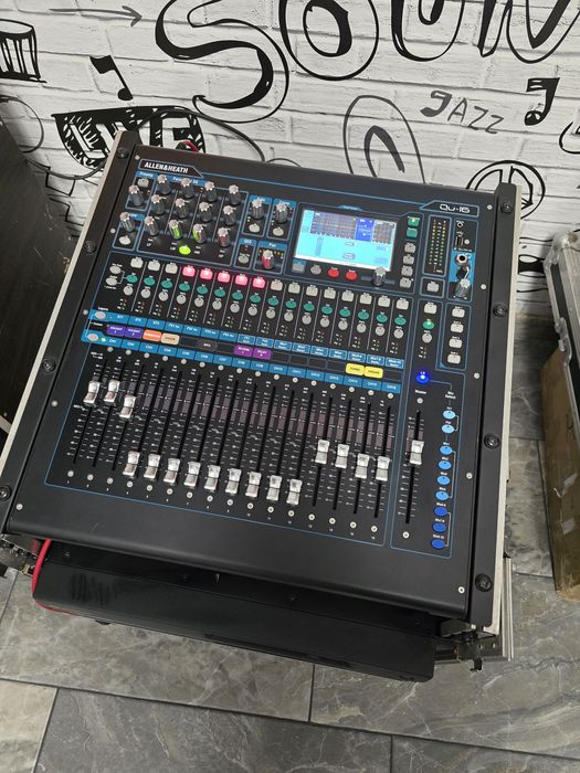 Mixer digital  Allen & Heath QU-16