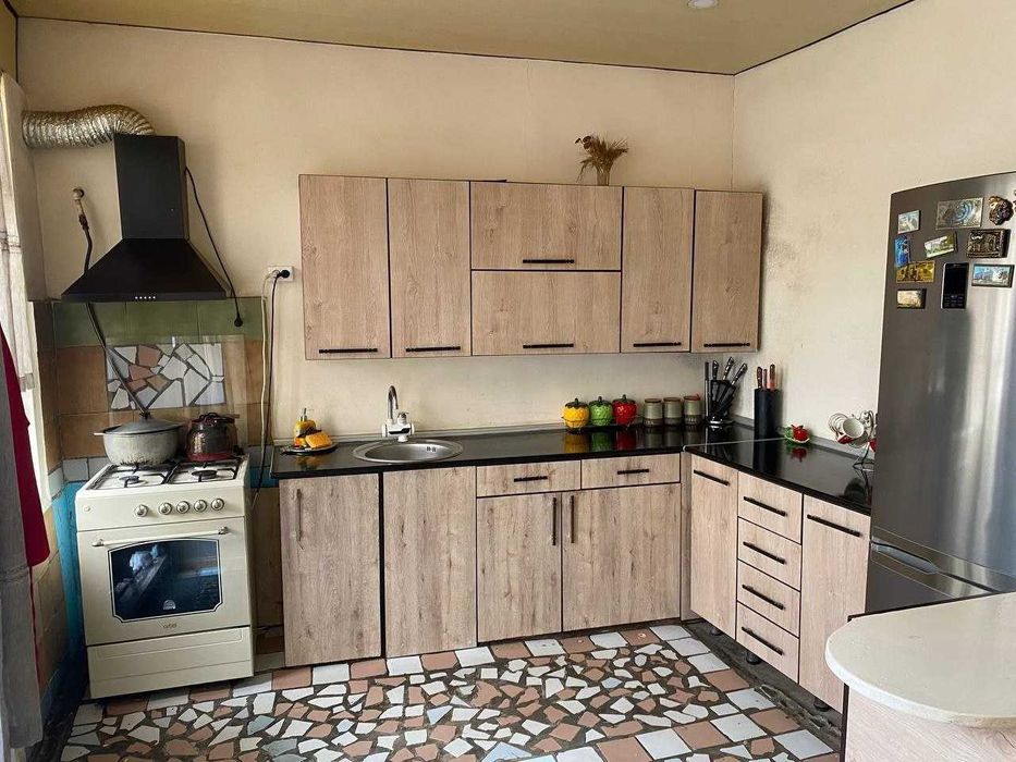 Срочно Янгийул шахар, ГАИ олдида 3,5 сотих 5 та хона